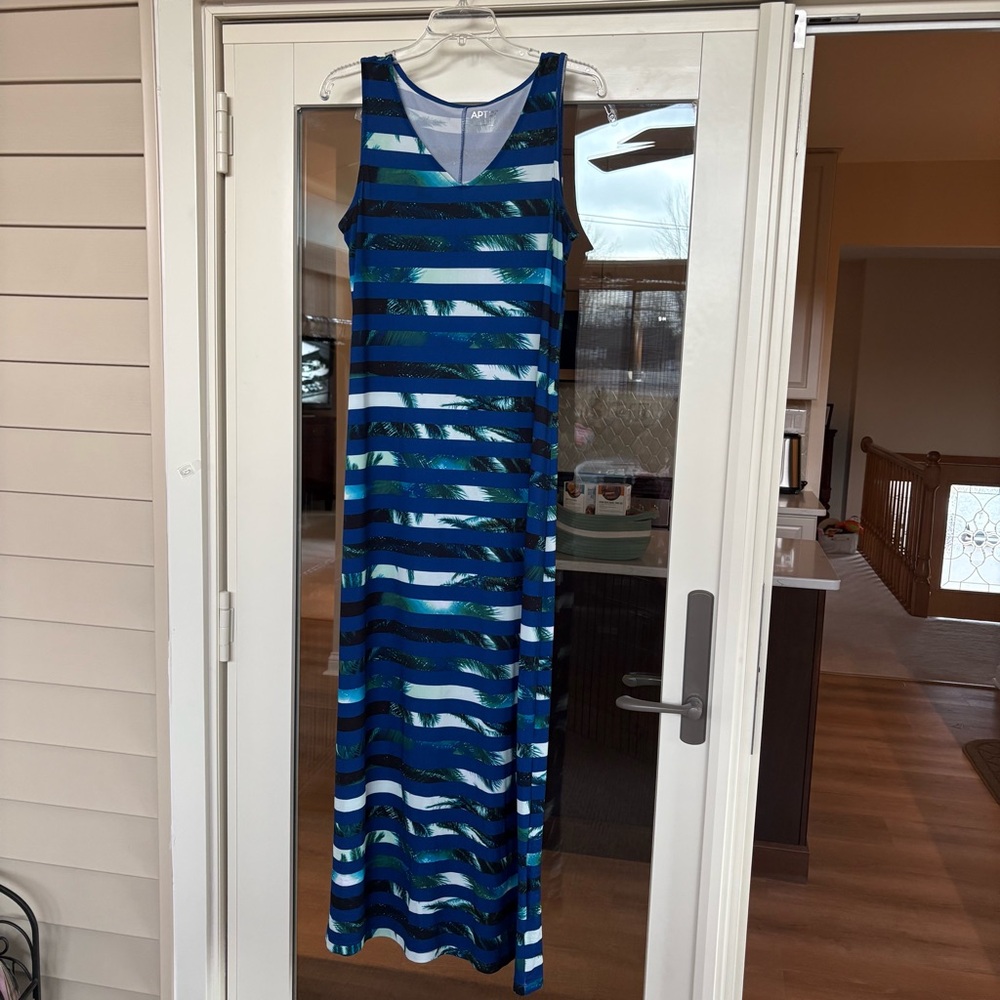 Apt. 9 Blue and Teal Striped Palm-Print Maxi Dress. Size L.  INV25/457